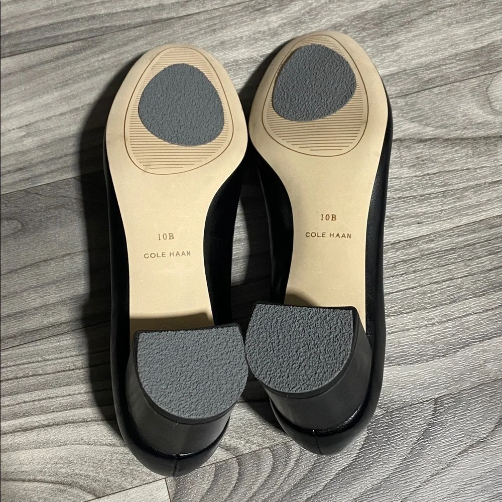 Cole Haan- Women's Go-To Shayla Block Heel Pumps Size 10B Q-9